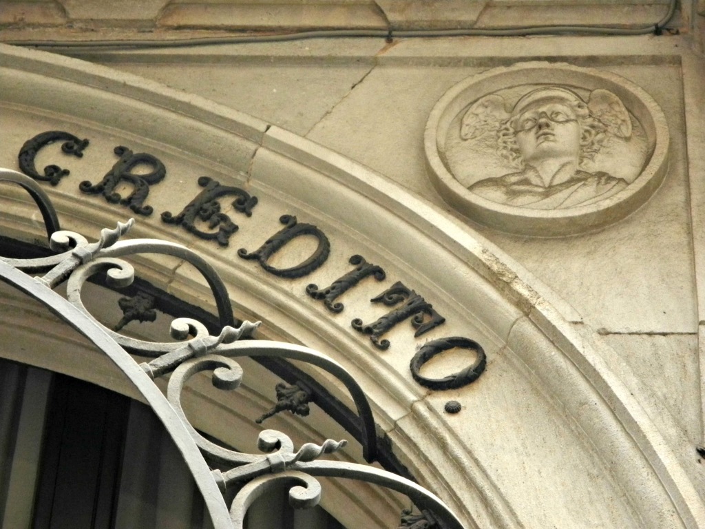 Passatge del Crèdit. Detalle de un medallón con la cabeza de Hermes.