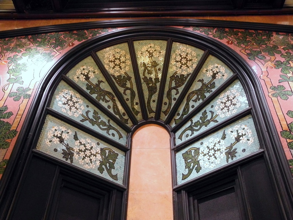 Detalle de una pared del Restaurante Fonda España.