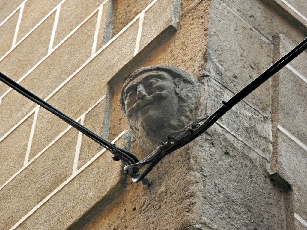 Carassa en el Carrer de les Mosques.
