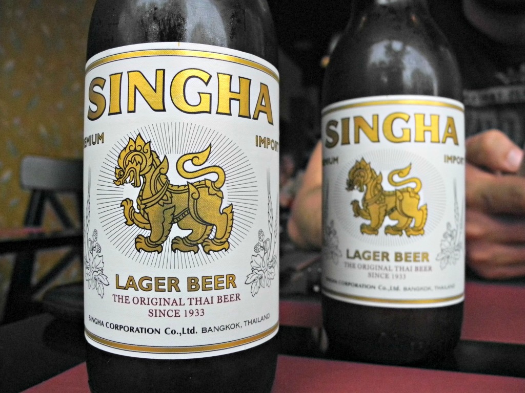 Cervezas tailandesas Singha.