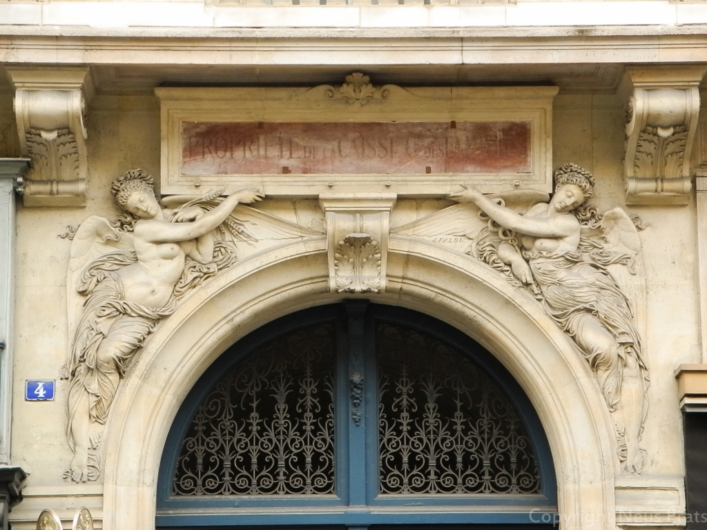 Detalle en un portal de la Rue de la Paix.