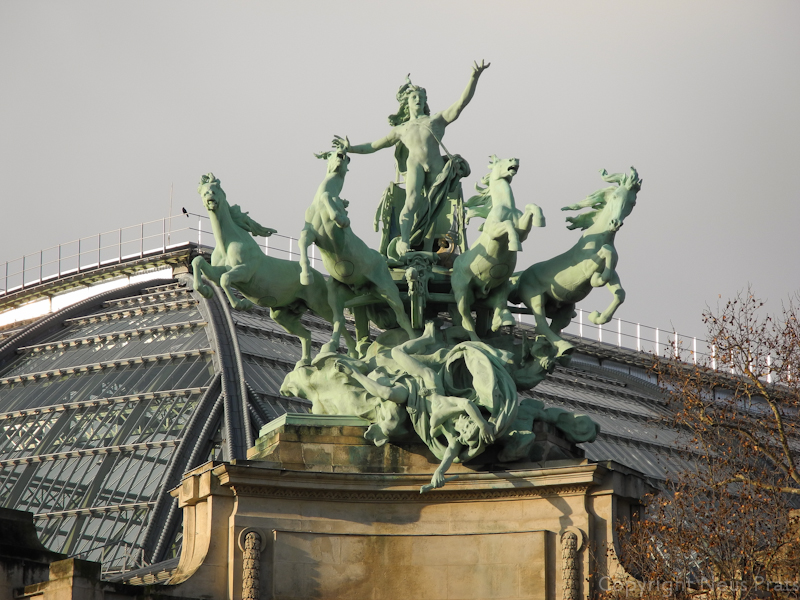 Una de las cuadrigas del artista Récipon en el Grand Palais
