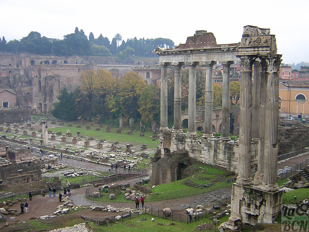 Foro. Templo de Saturno y Templo de Vespasiano.