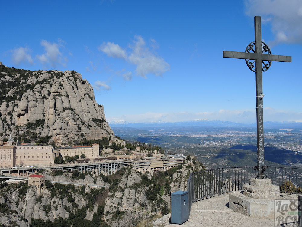 Vista del monasterio desde la Creu de Sant Miquel