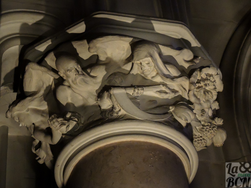 Detalle del interior del panteón de la familia Gener.